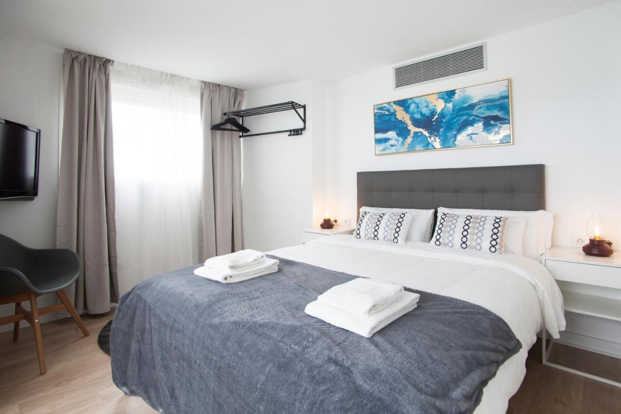 Tendency Apartments 12 Penthouse บาร์เซโลนา ภายนอก รูปภาพ