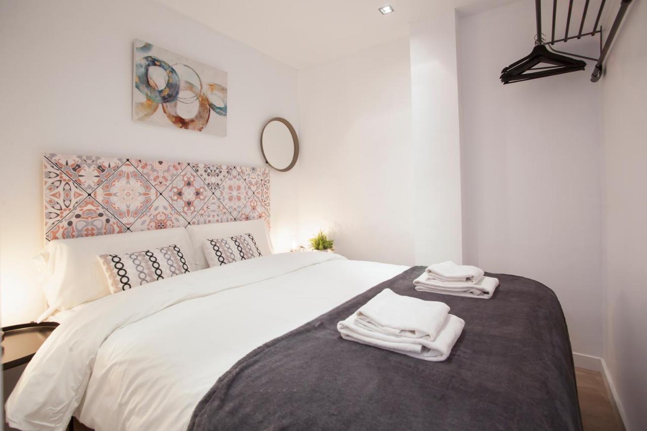 Tendency Apartments 12 Penthouse บาร์เซโลนา ภายนอก รูปภาพ
